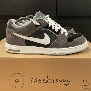 Nike Air Zoom 2 SB Low Top Size 9.5 Men's GOOD CONDO